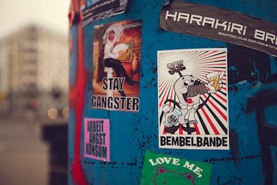 Quelles sont les astuces pour retirer l'étiquette d'un vêtement ?