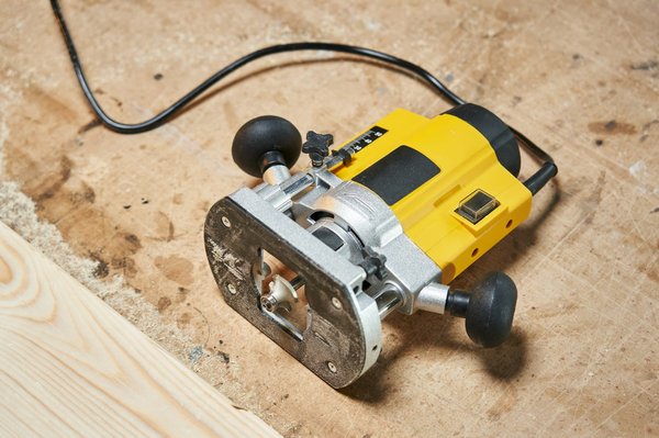 Quelles sont les informations utiles sur une défonceuse Makita ?