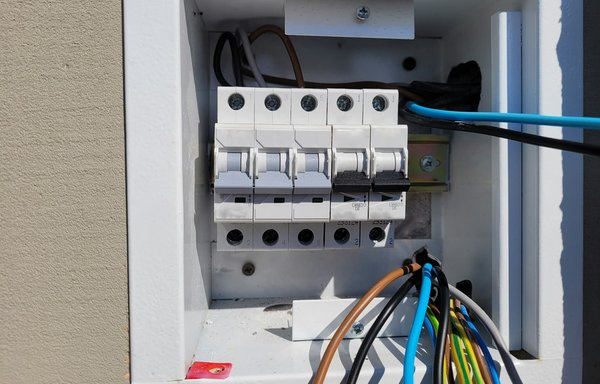 Disjoncteur différentiel moins cher : quelle marque choisir ?