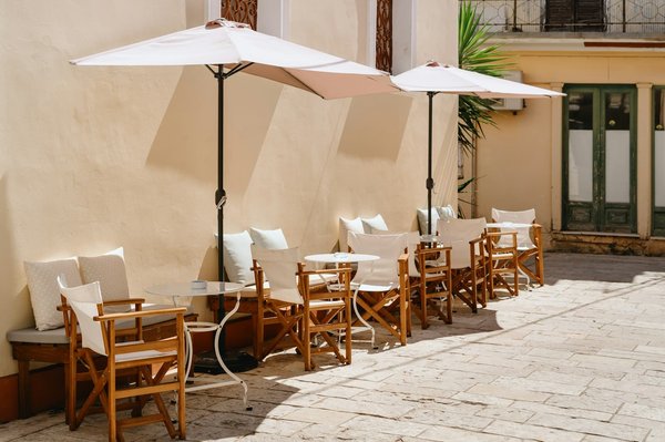 Parasol de terrasse : son utilisation et ses avantages pour votre espace extérieur