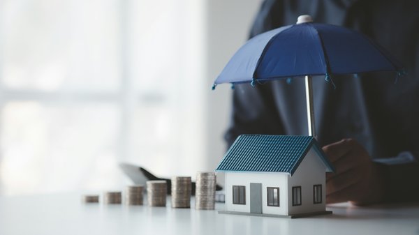 Volets et assurance habitation : pourquoi c'est crucial pour vous